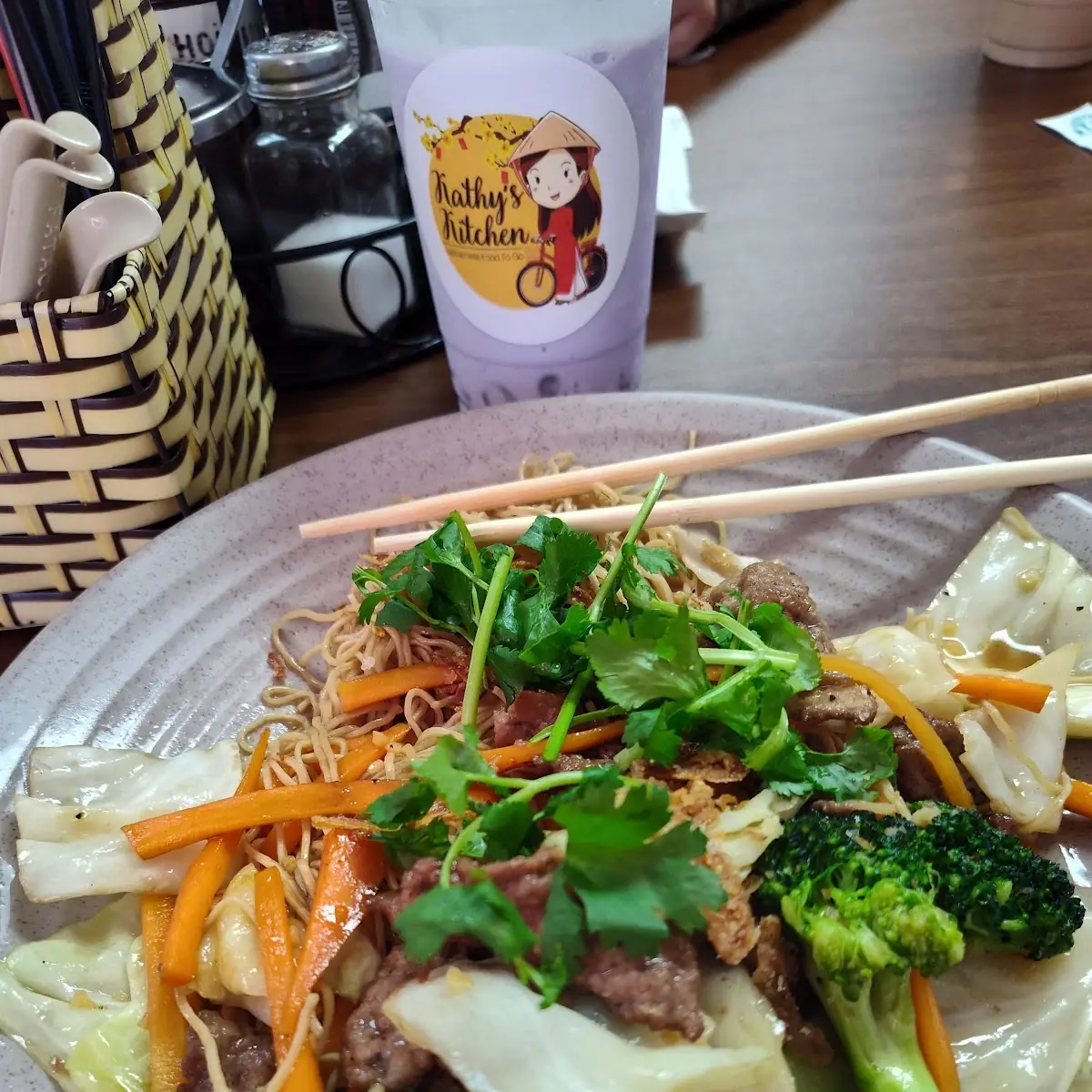 Stir Fried Egg Noodles with Beef