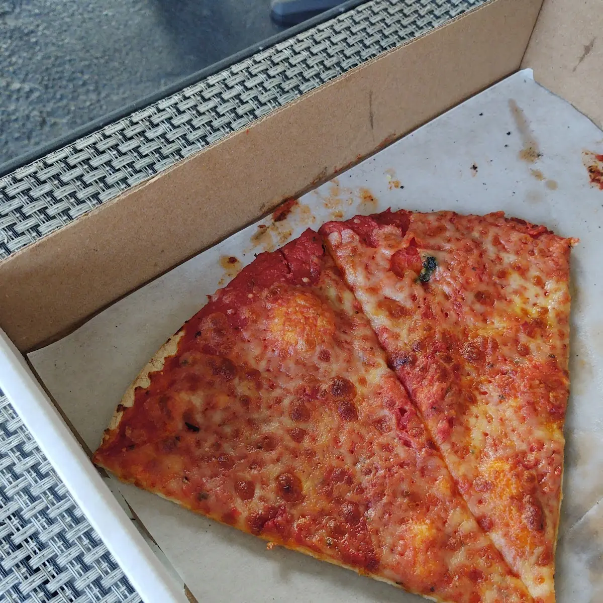 N Y Style Thin Crust Cheese