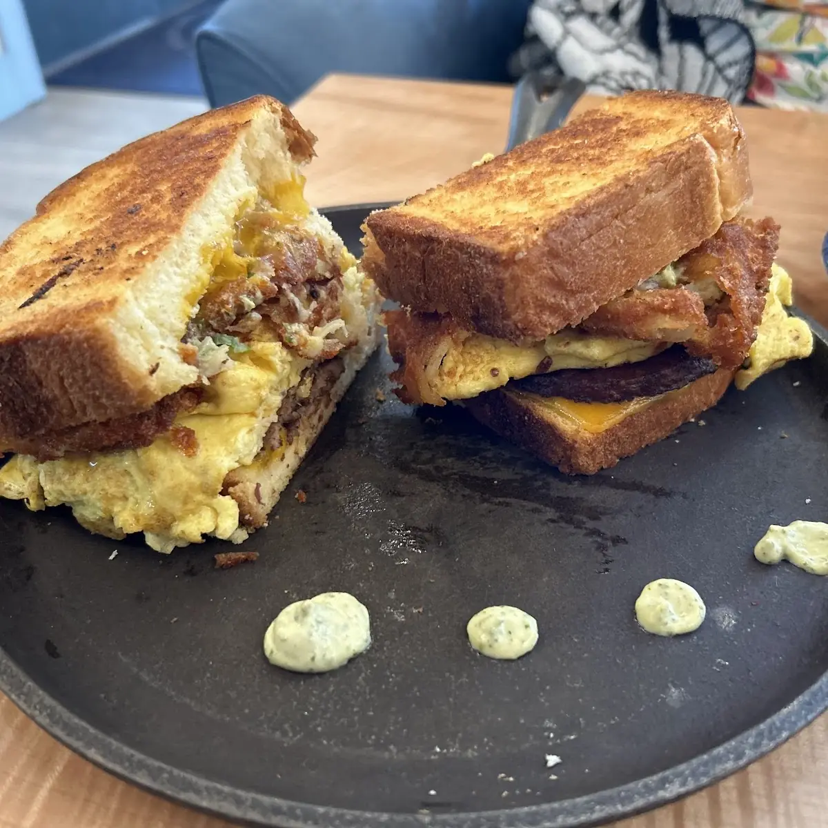 Scrambled Eggs Cheddar