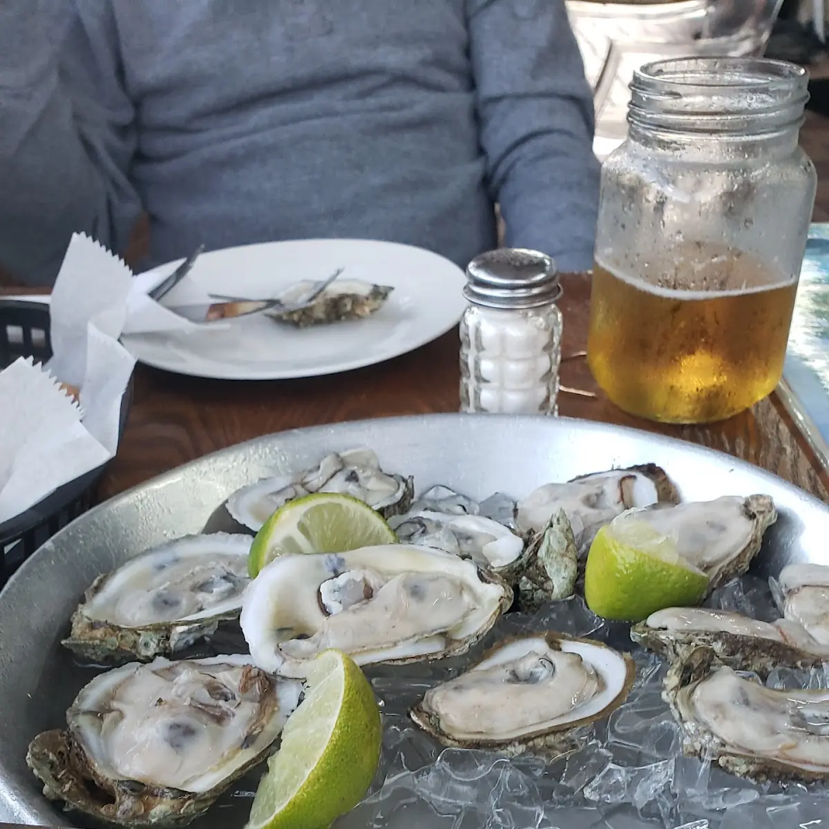 Ostiones En Su Concha Oysters in Their Shell