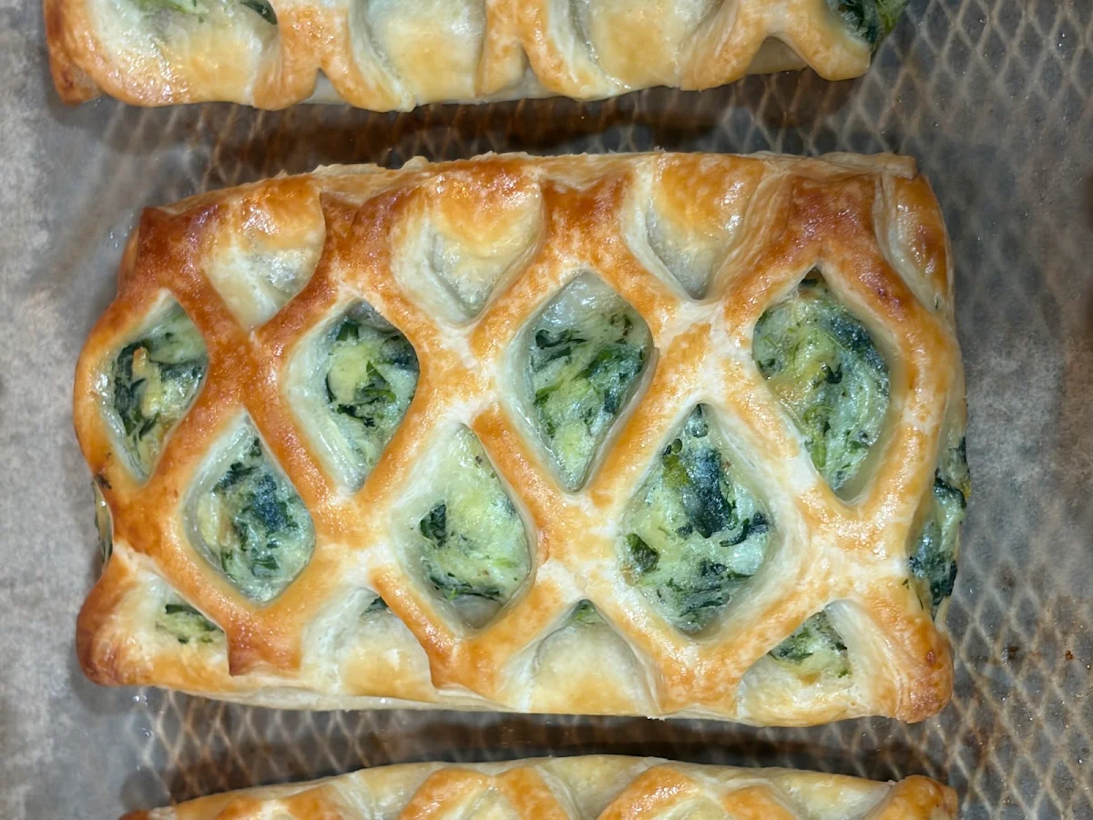 Spinach & Cheese Croissant