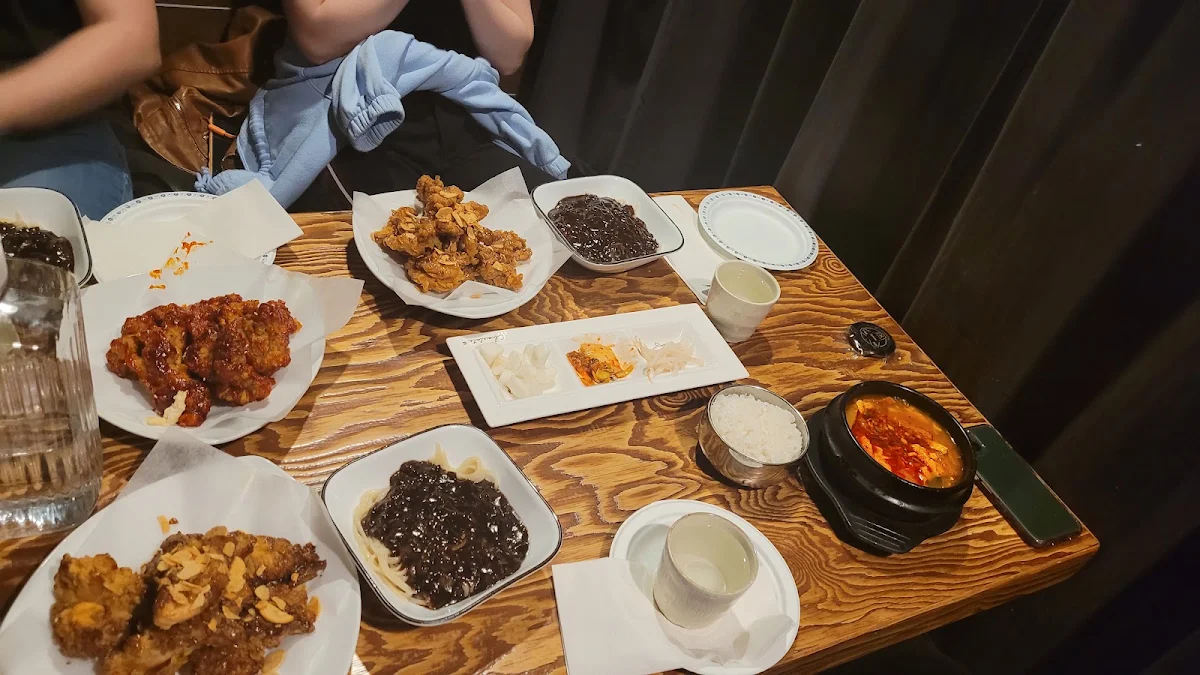 Honey Garlic Chicken Combo, chi-mac 홍대입구