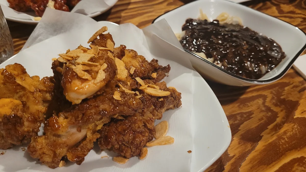 Soy Garlic Chicken, chi-mac 홍대입구