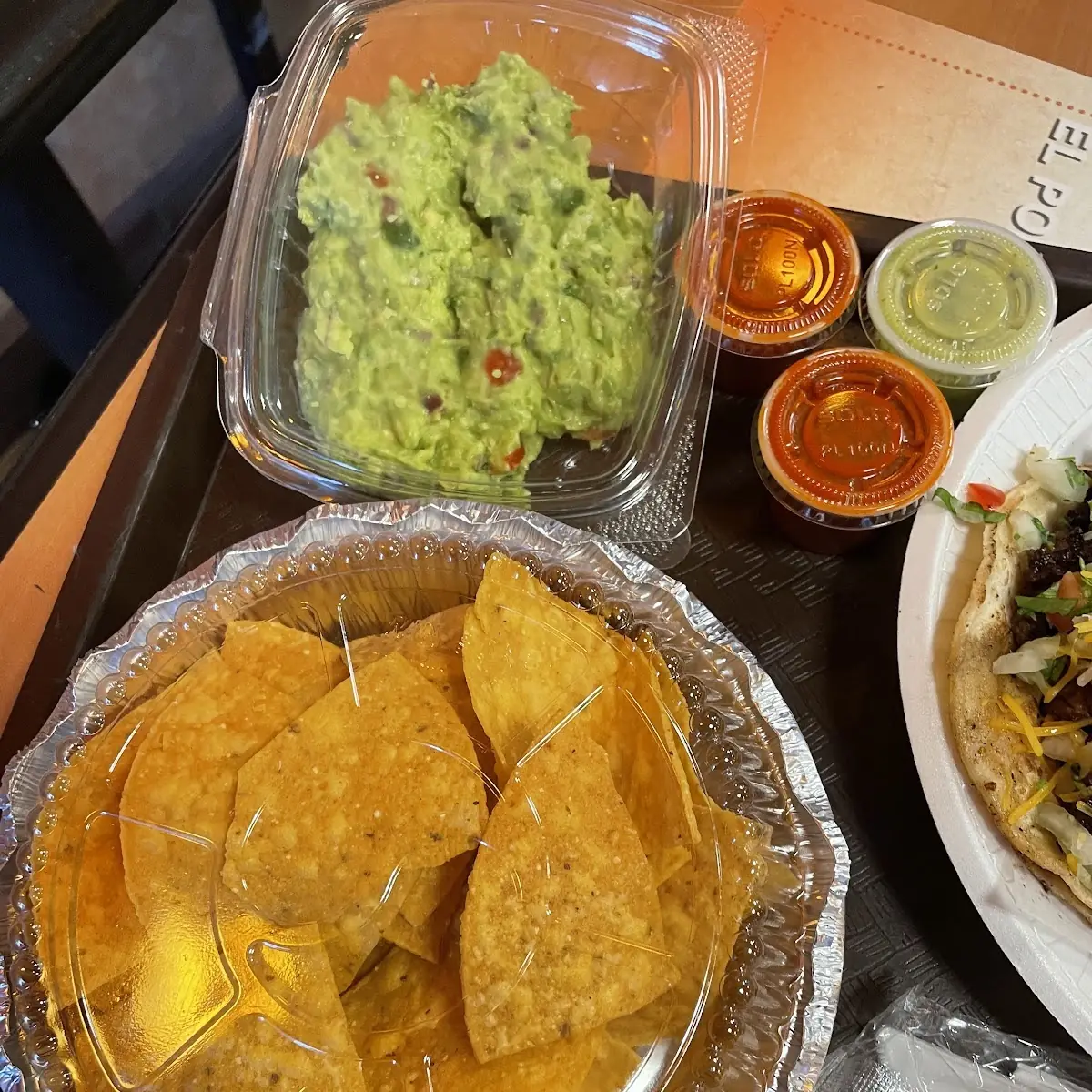 Nachos with Guacamole Dip