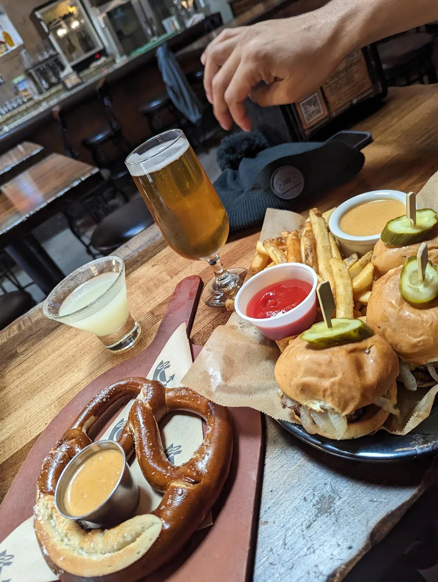Brewpub Pretzel IPA Cheese Sauce