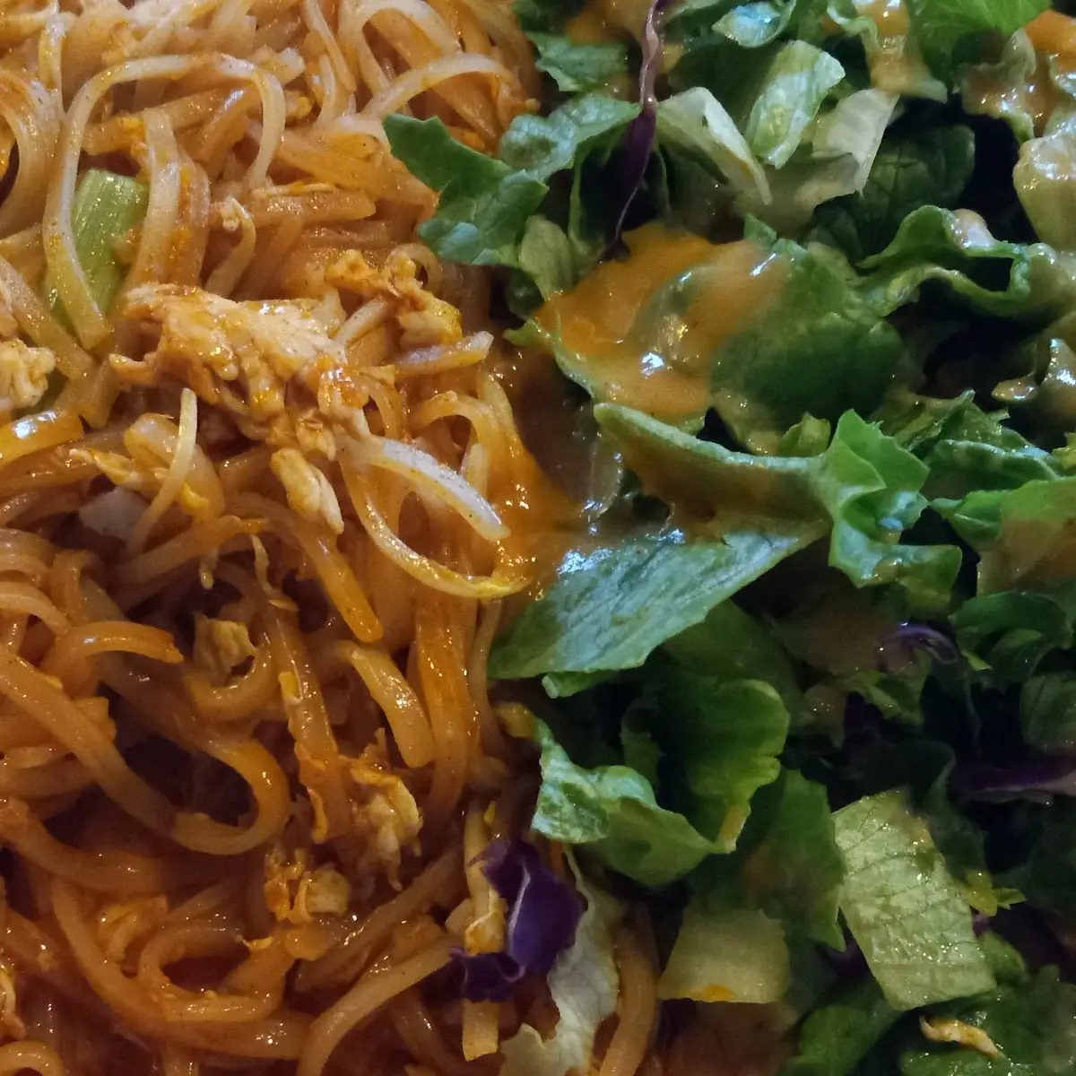 Pad Thai Chicken Lunch Special