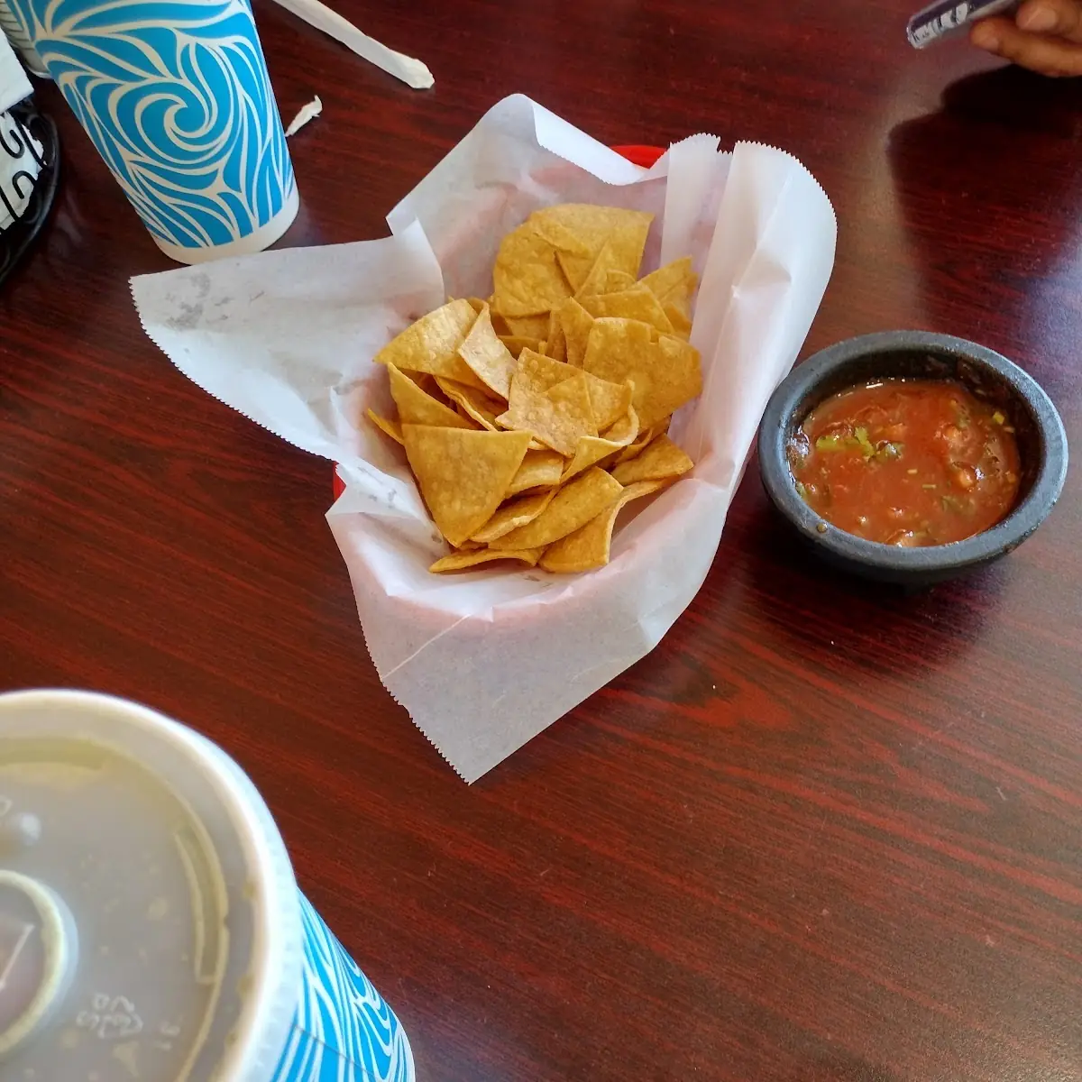Complimentary Chips Y Salsa