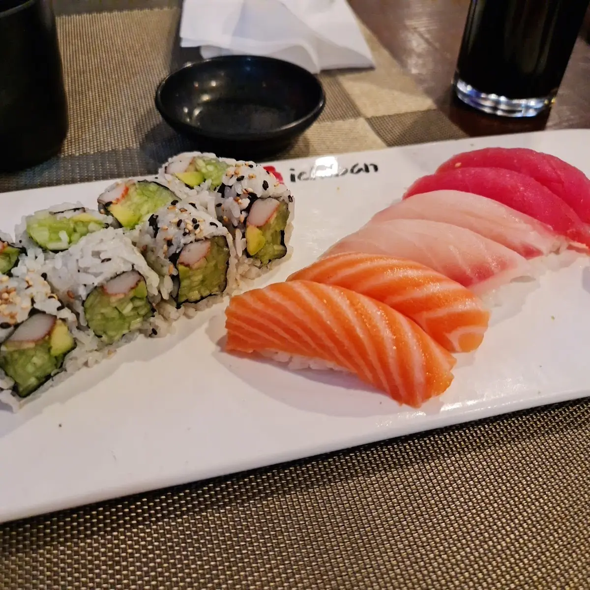 Sushi & Sashimi Combo Deluxe