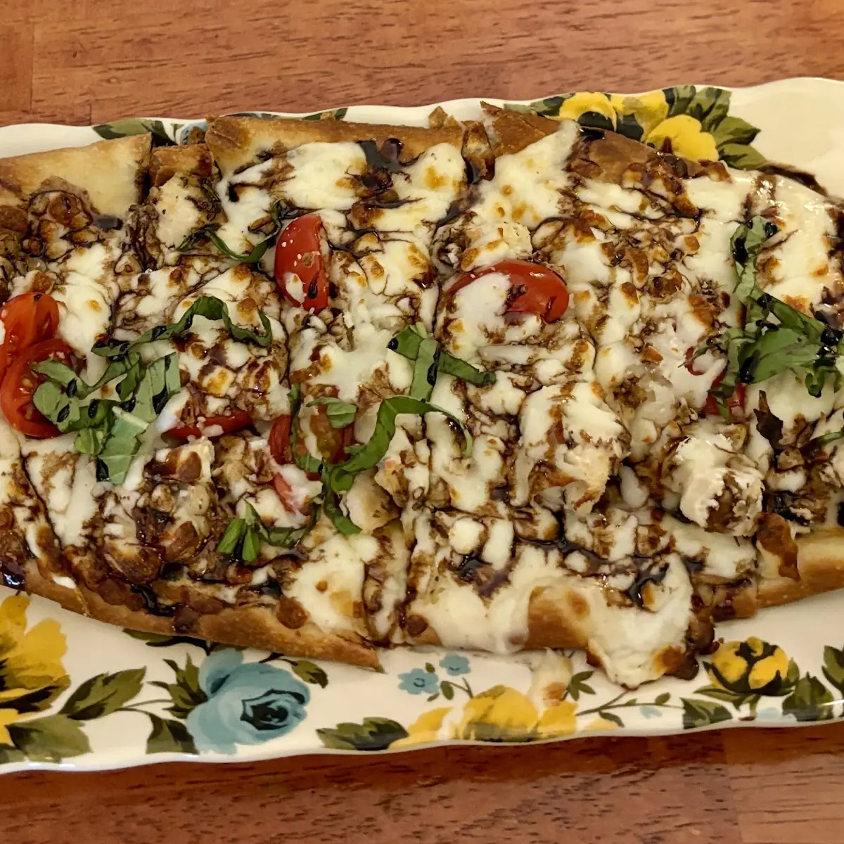 Chicken Caprese Flatbread Pizza