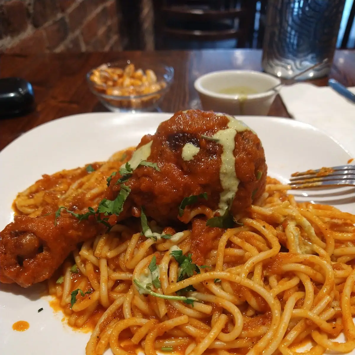Espaguetis En Salsa Roja Con Pollo