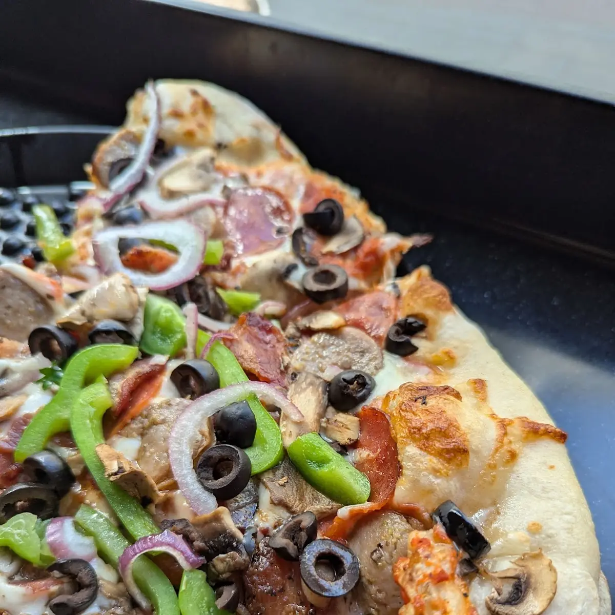 Flattop Supreme Pizza
