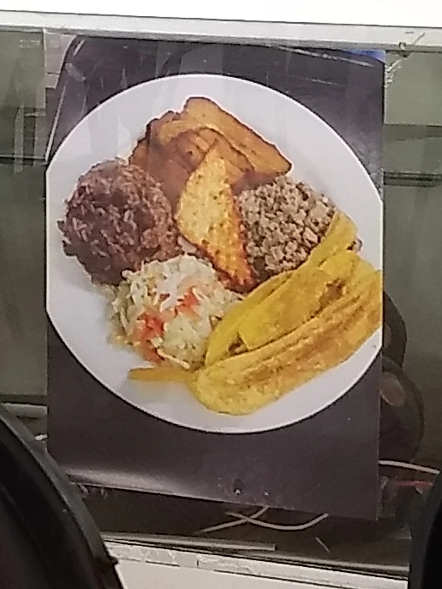 Gallo Pinto Queso Frito Tajadas