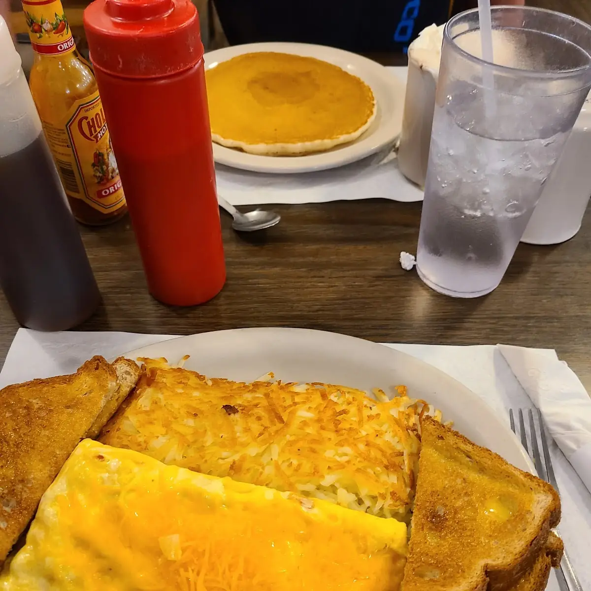 Veggie Omelet Hashbrowns and Toast