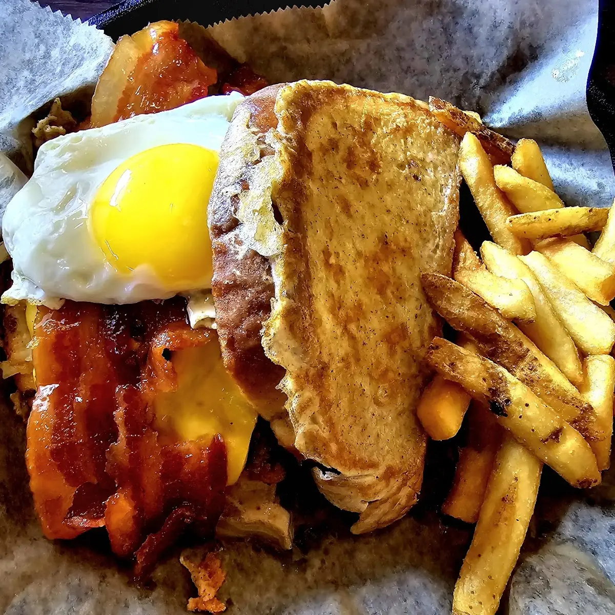 Eddies Breakfast Burger