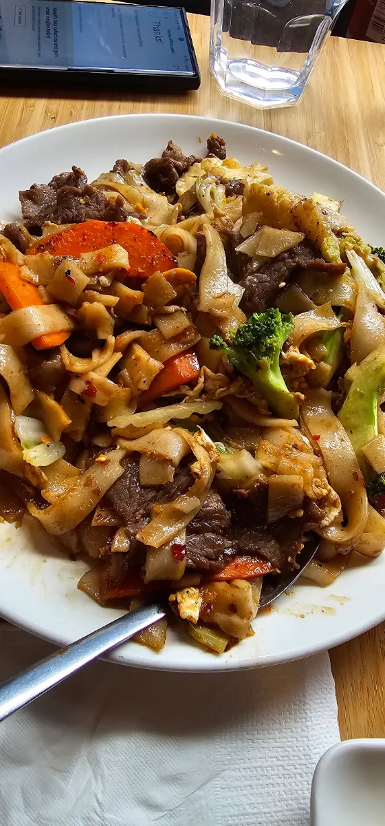 Pad Thai Noodles Beef Broccoli, Little Thai Place
