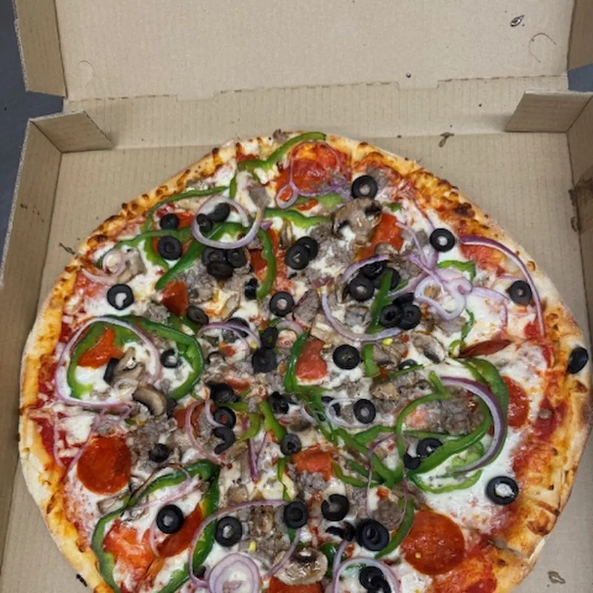 The Manhattan Veggie Pizza