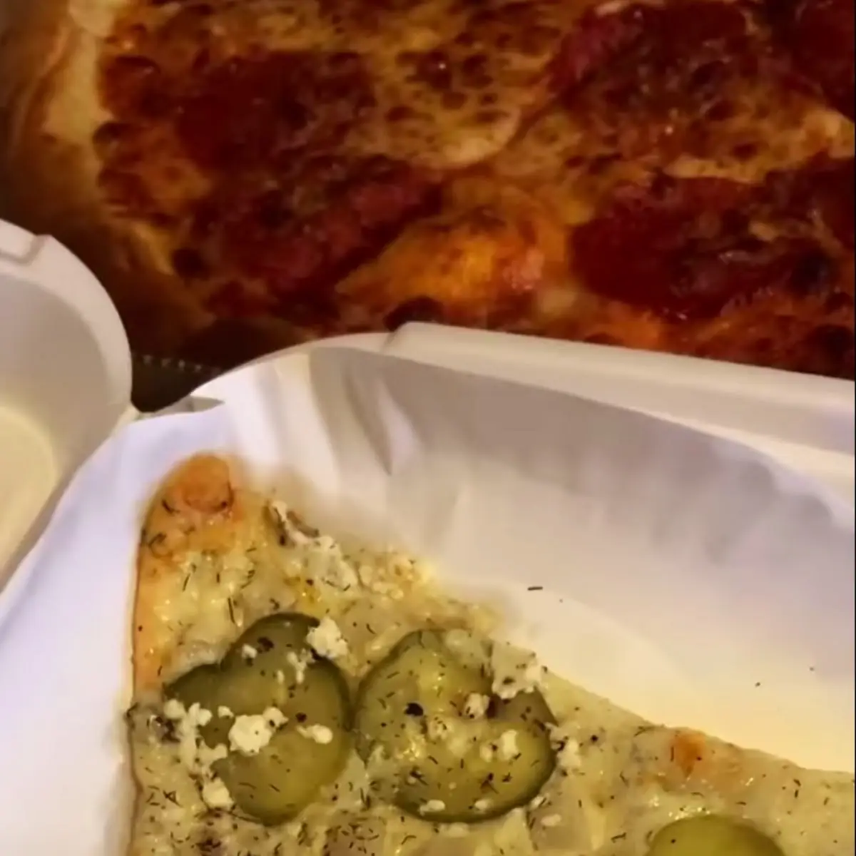 NY Large 18 - Everything Bagel Pickle Pizza