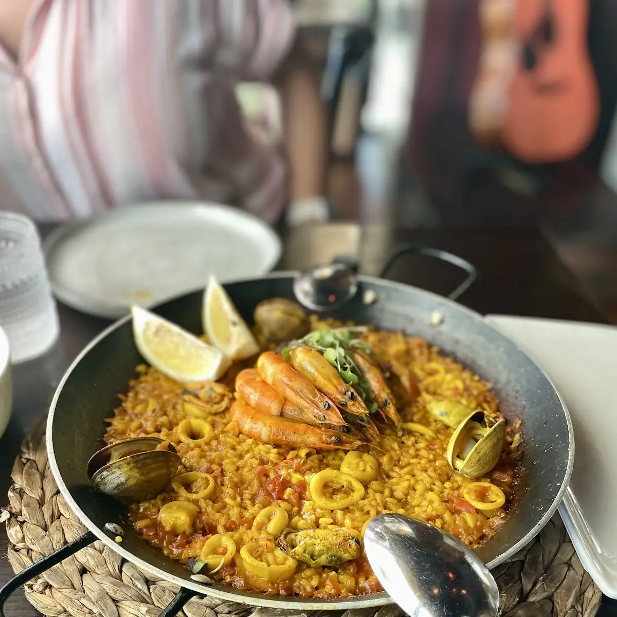 Paella Mar Y Montana