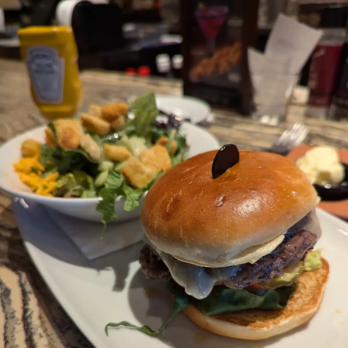 Lunch 1 2 lb Burger 10 99