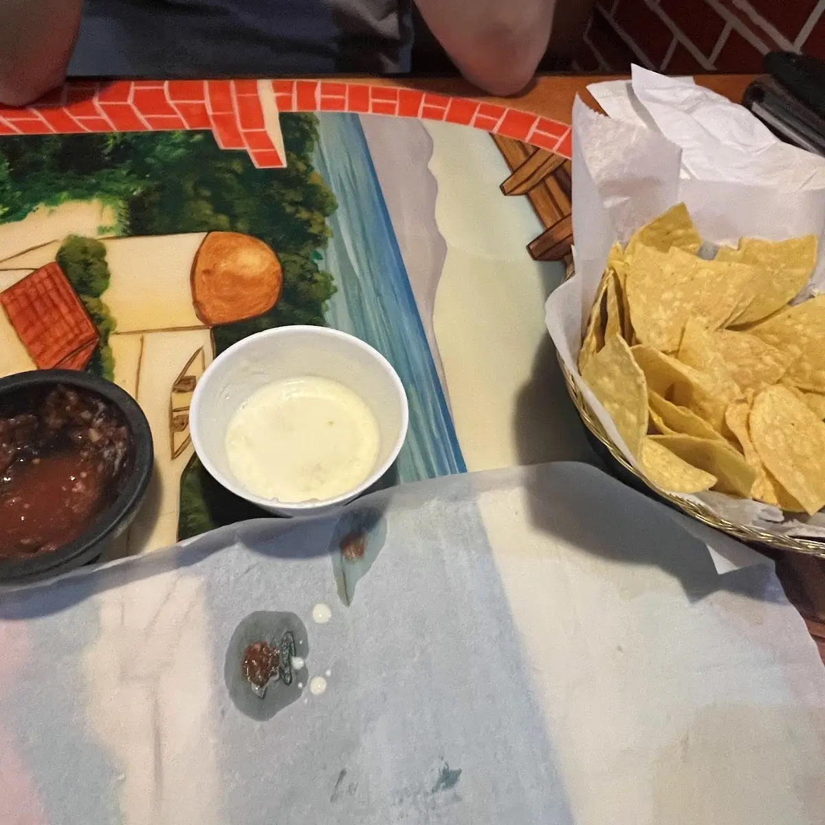 Chips Salsa & Queso Dip