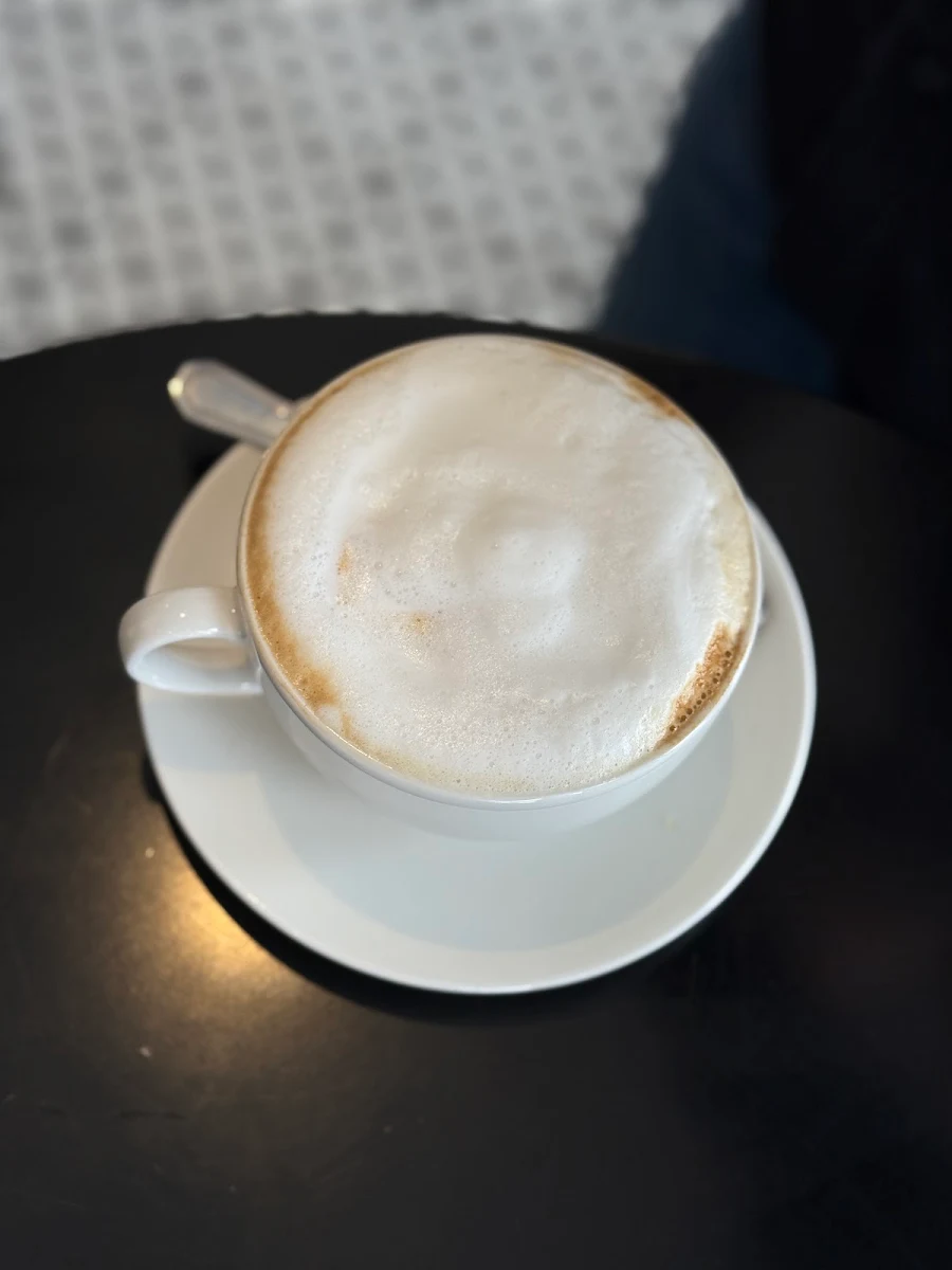 Cappuccino, 3 Castelos Grill House