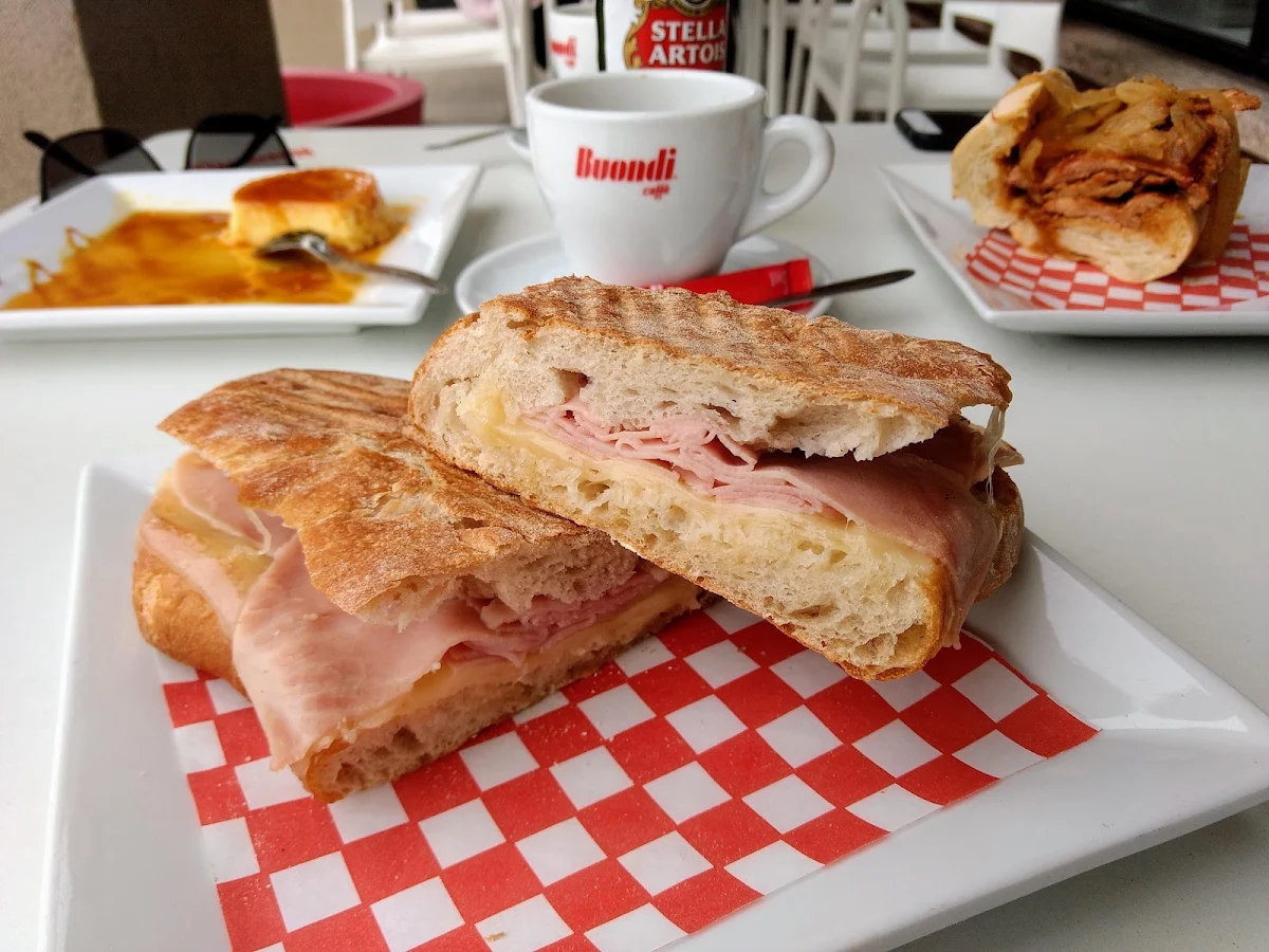 Tosta Mista Sandwich, 3 Castelos Grill House