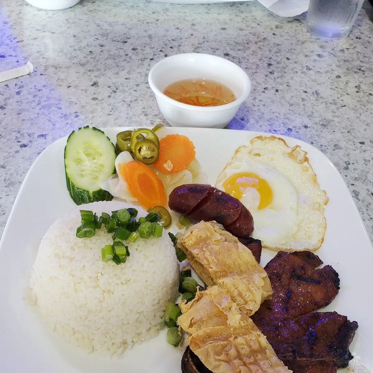 Cơm Tấm Bì Chả Nem Nướng