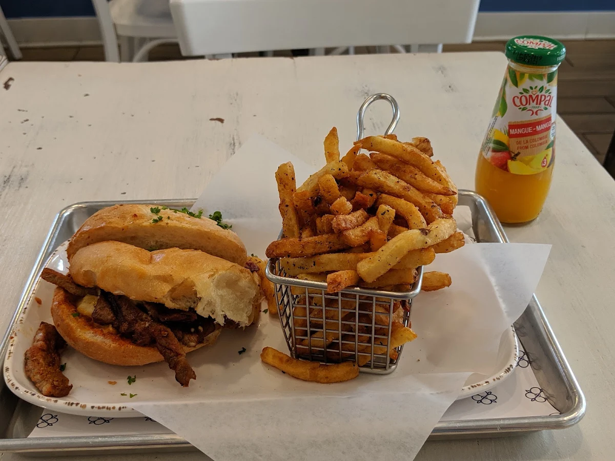 Bifanas, Emilia (Villeray)