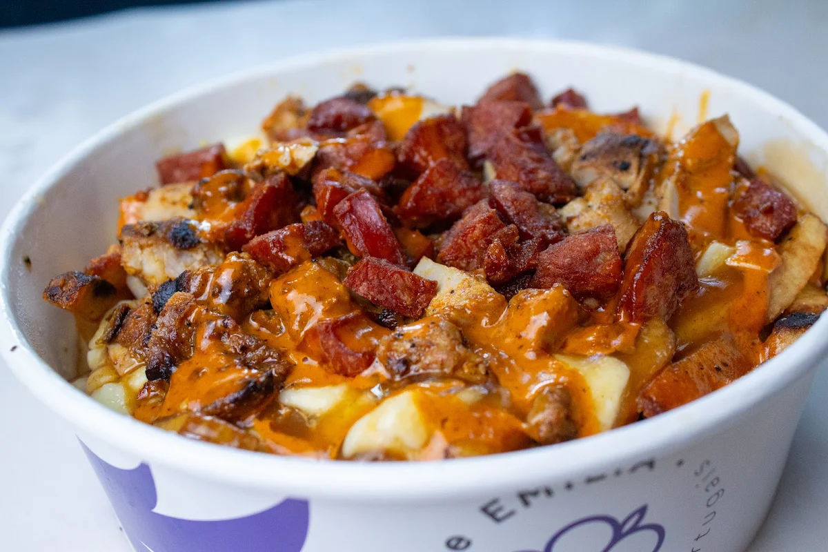 Poutine Maria Emilia, Emilia (Villeray)