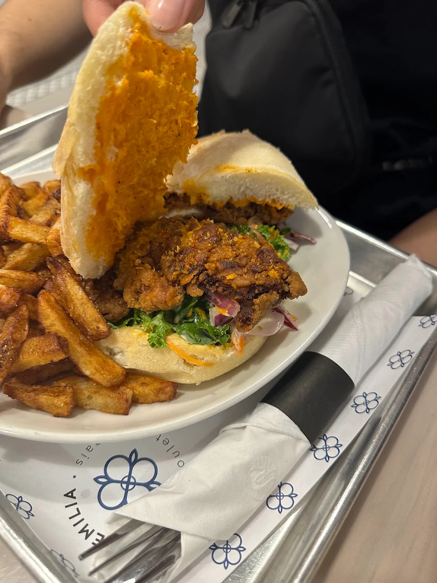 Real Chicken Sandwich, Emilia (Villeray)
