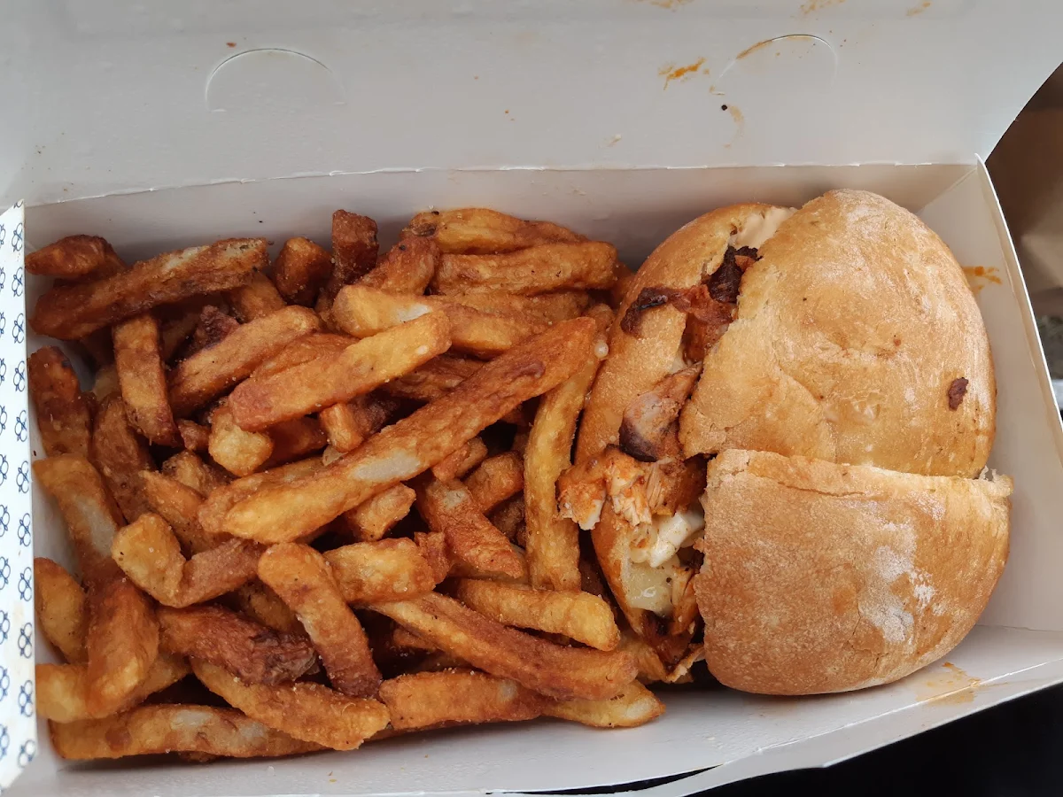 Sandwich Trio, Emilia (Villeray)