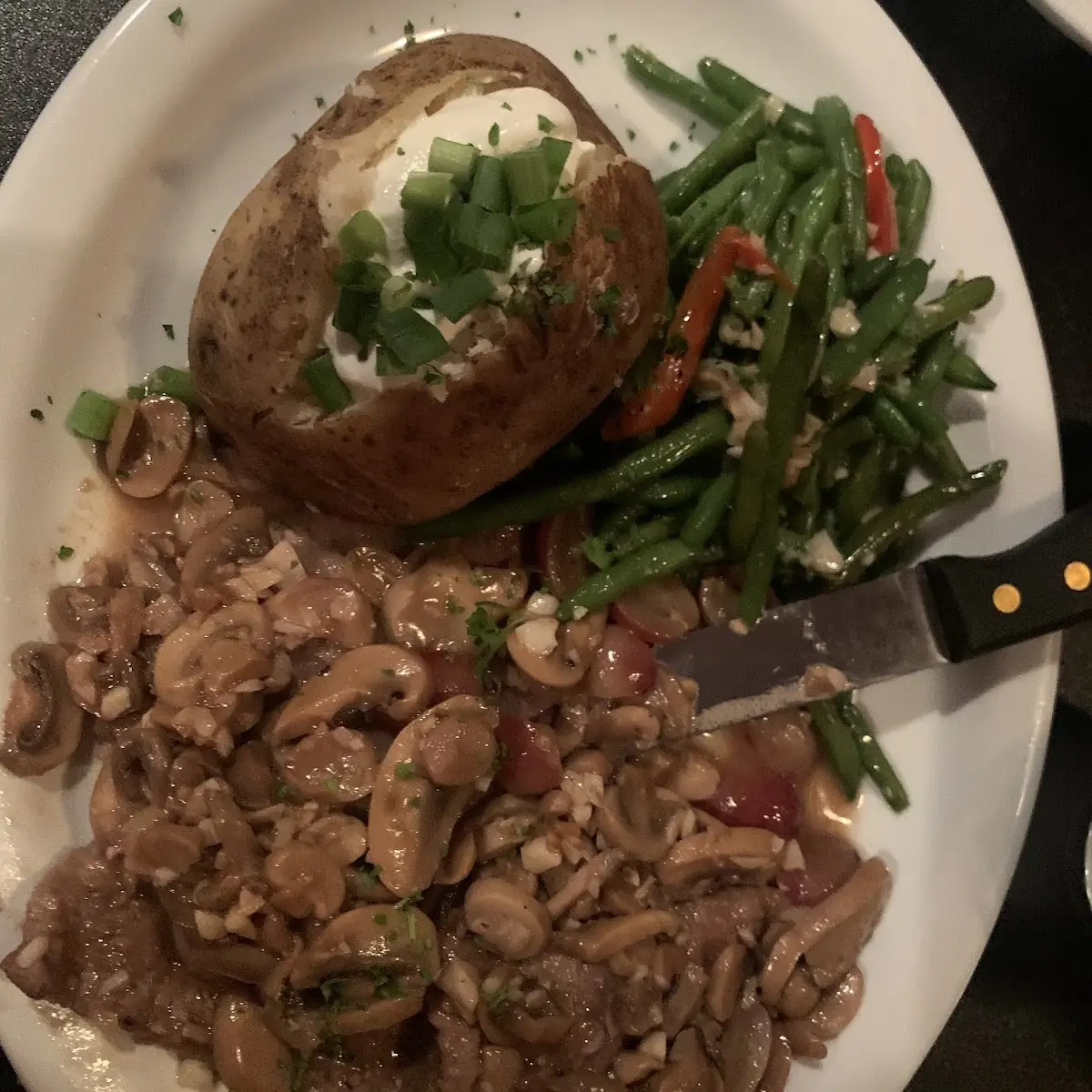 Highlights, Capone's Grill & Pasta Shop