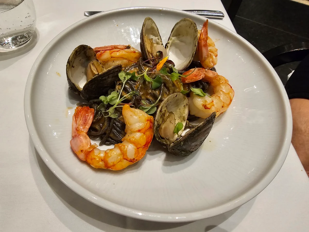 Argentinian Shrimp and Clam with Linguine