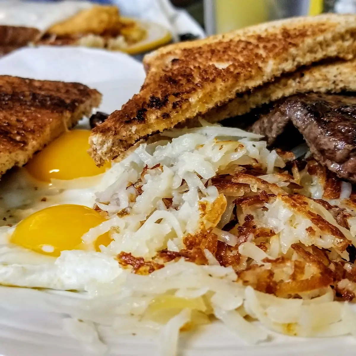 #11 Buffet Ham, 2 Eggs, Toast, Hashbrowns