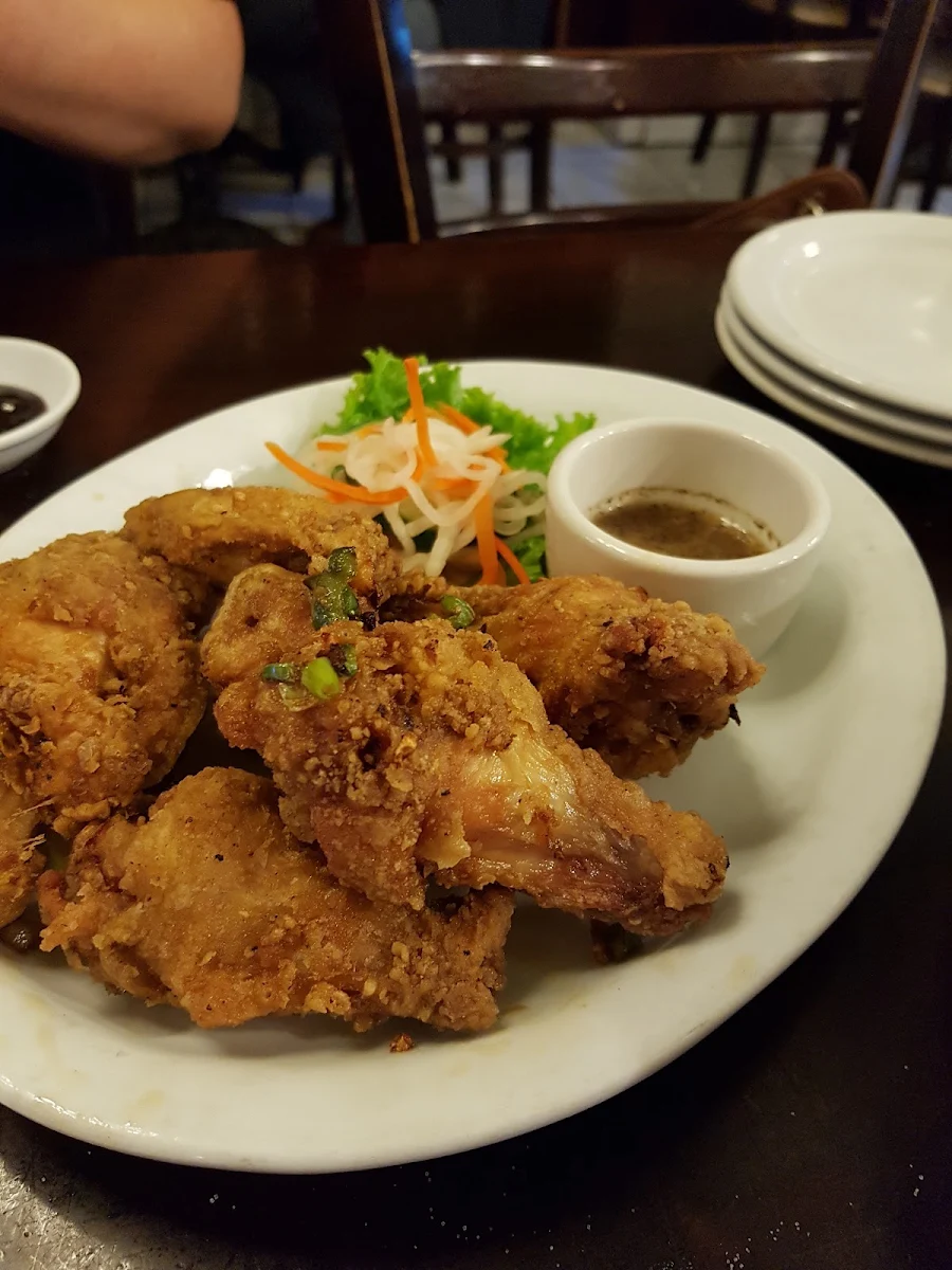 Fried Chicken Wings, Joyeaux Café & Restaurant