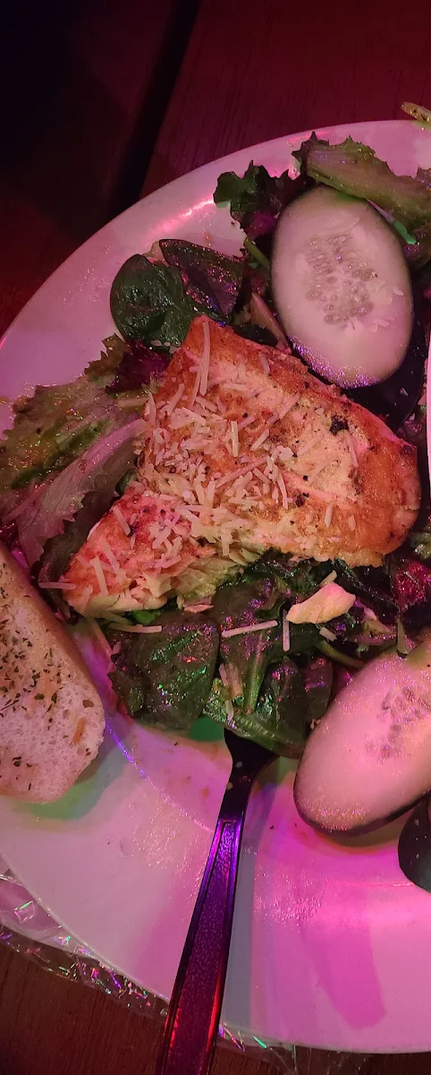 Seared Salmon Salad