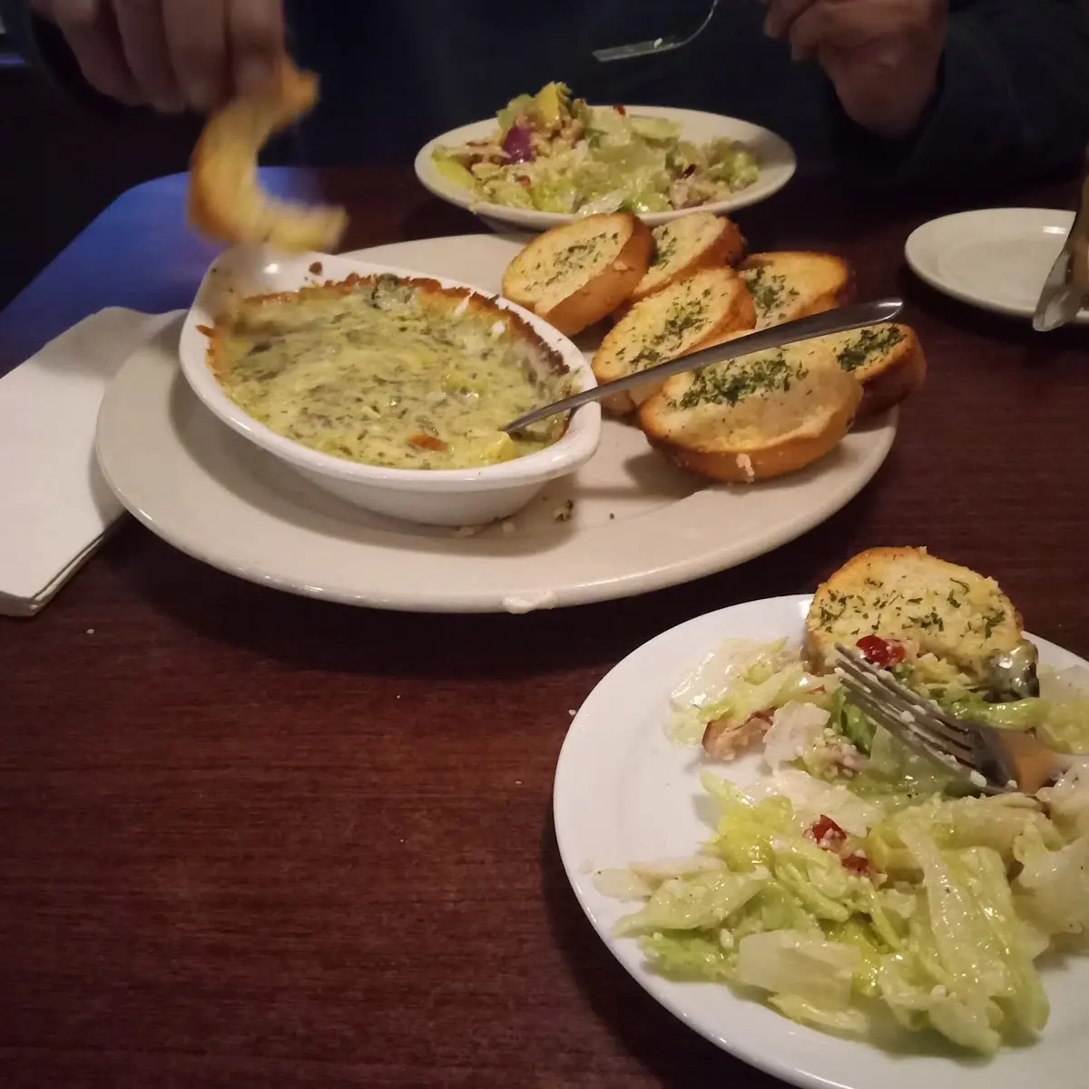 Artichoke and Spinach Dip Con Crostini