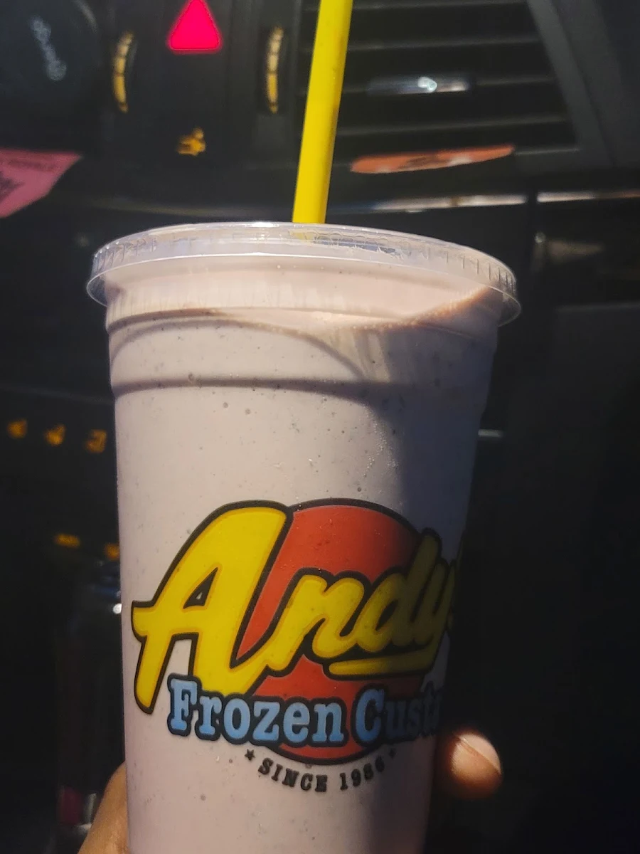 Strawberry Oreo Shake