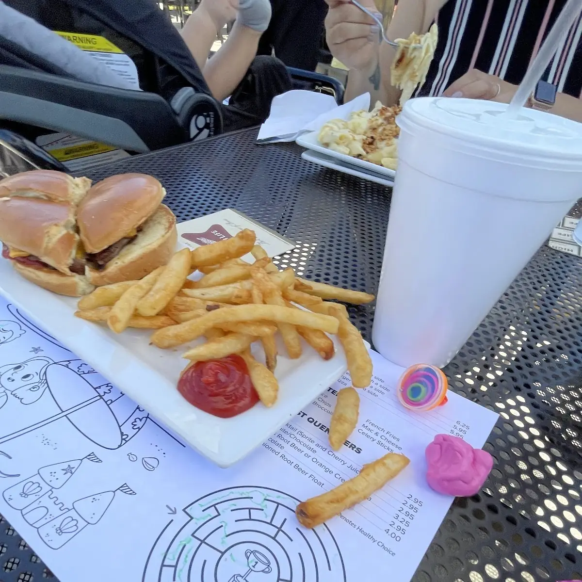 Kids Cheeseburger
