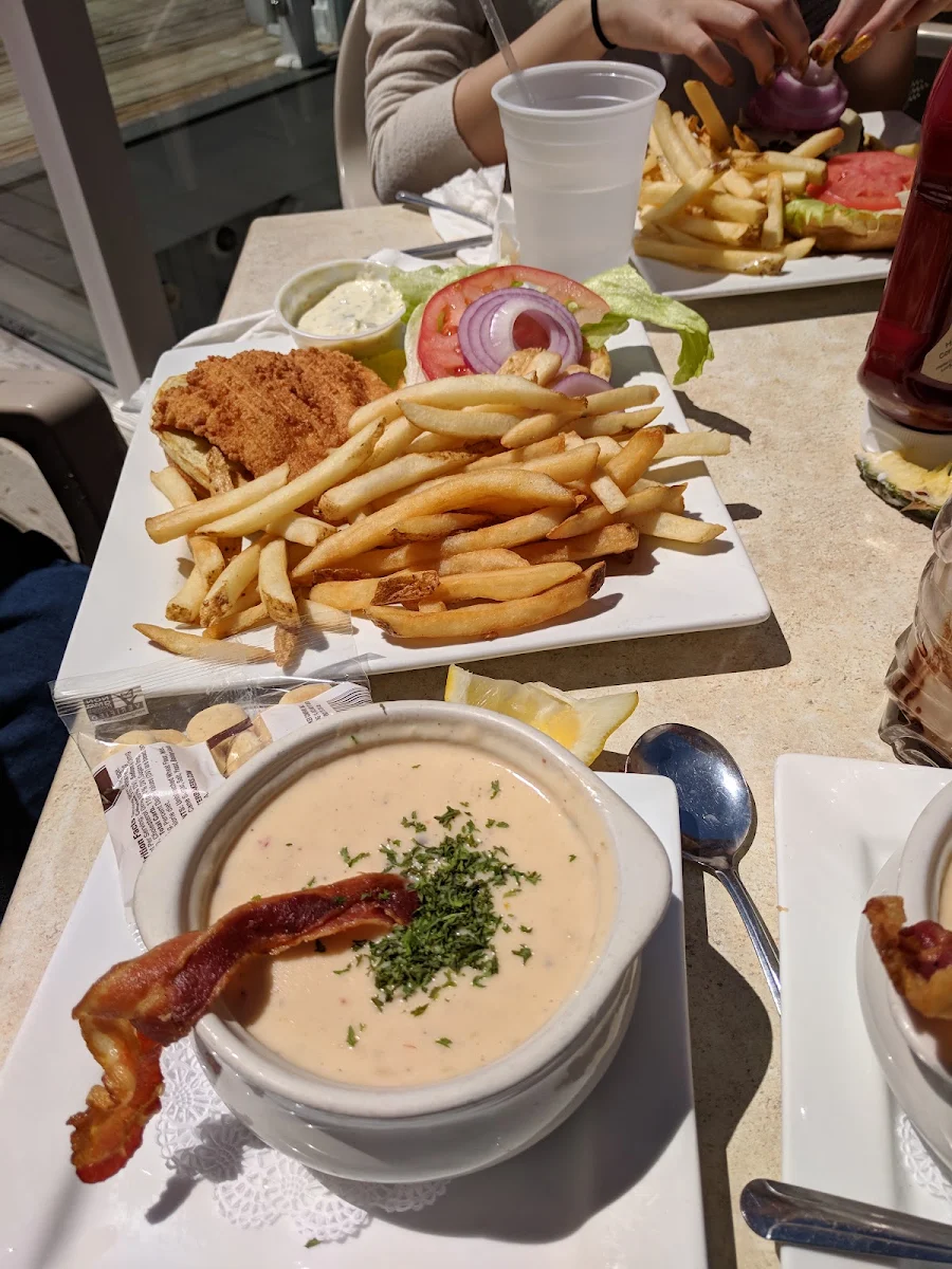Bernie's Award Winning Clam Chowder