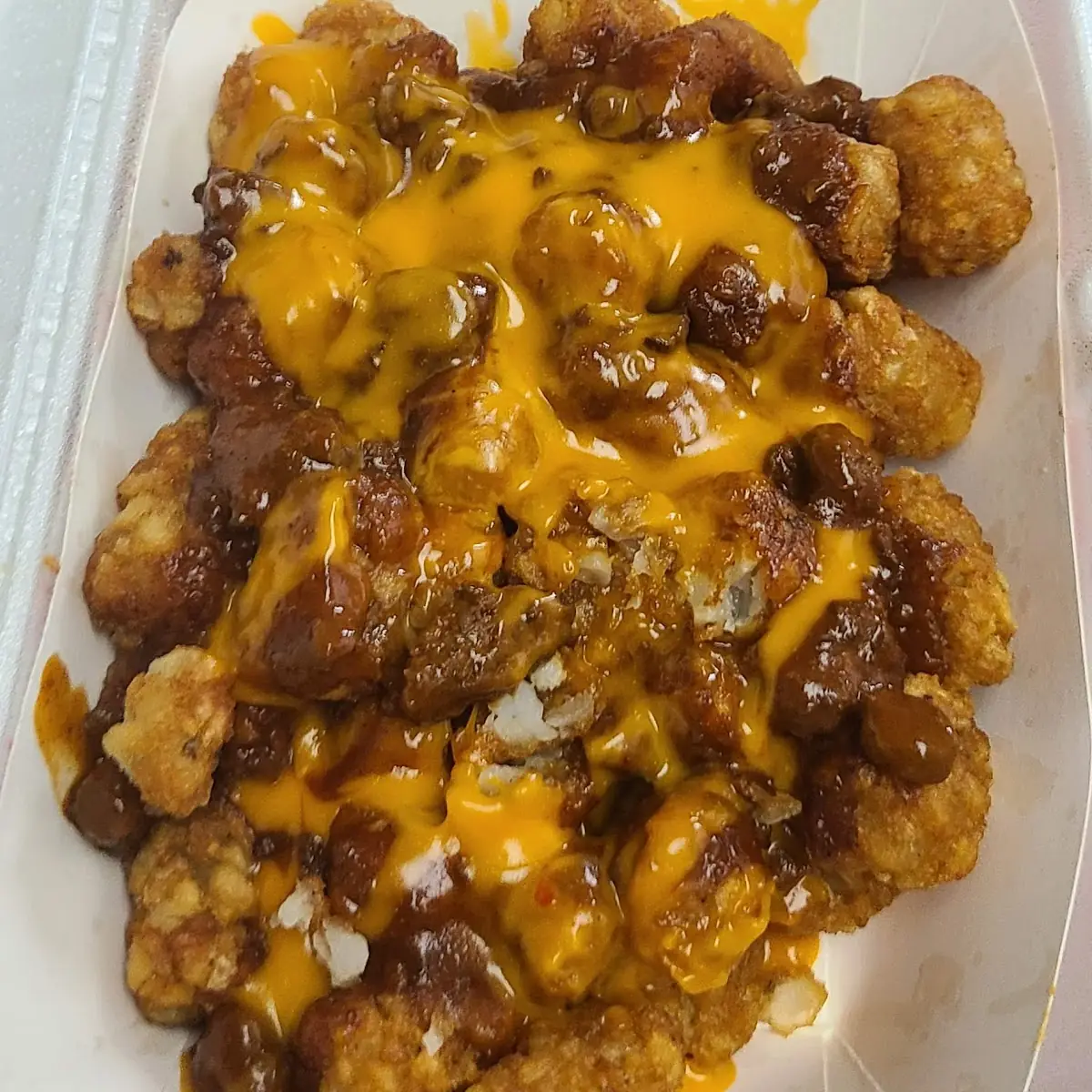 Tater Tots Chili Cheese