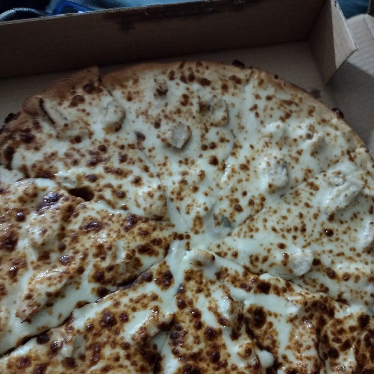 Chicken Alfredo Pizza