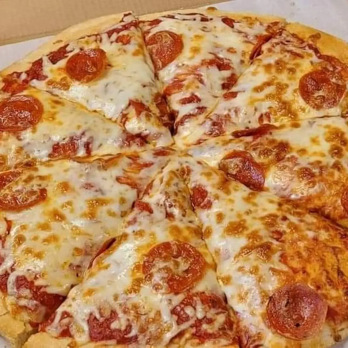 12 Medium Pizza