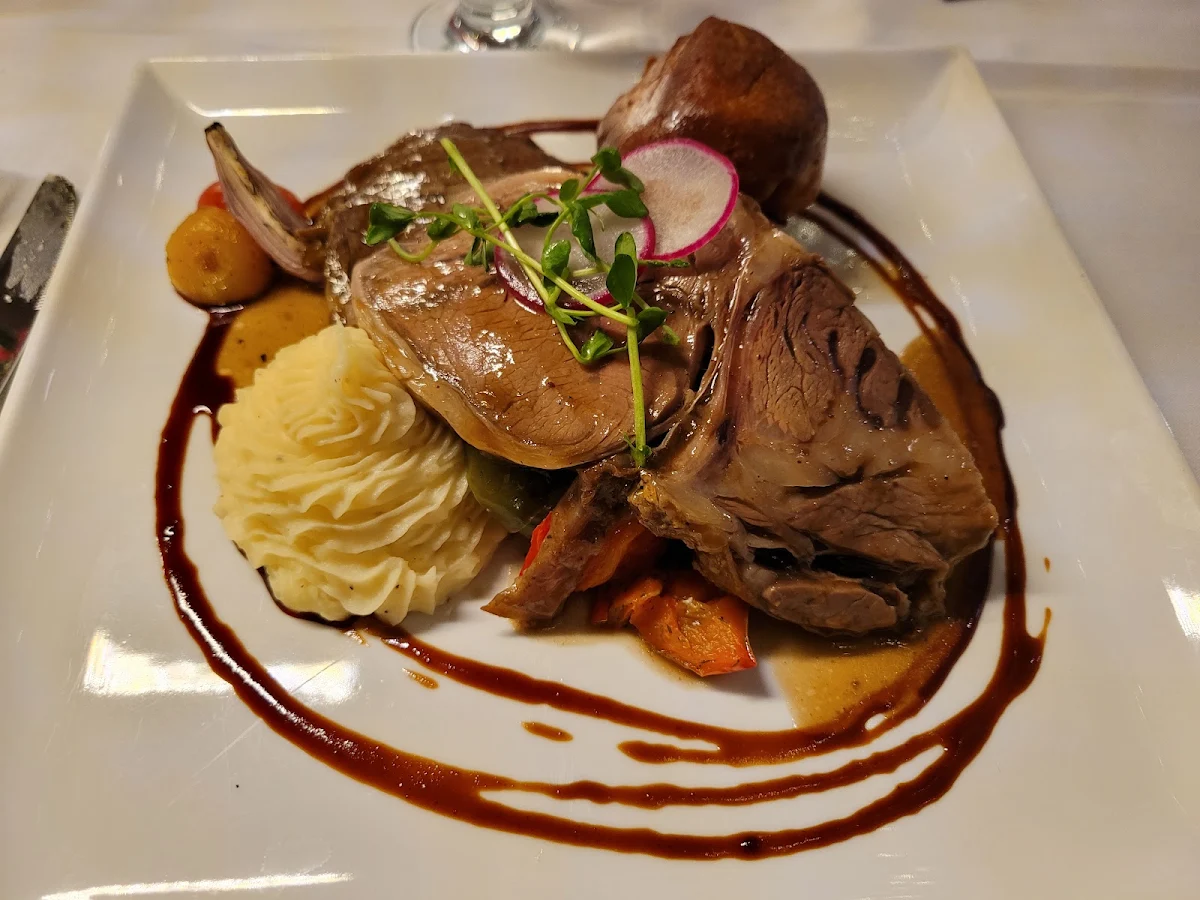 10oz Prime Rib, Four Seasons Restaurant & Lounge