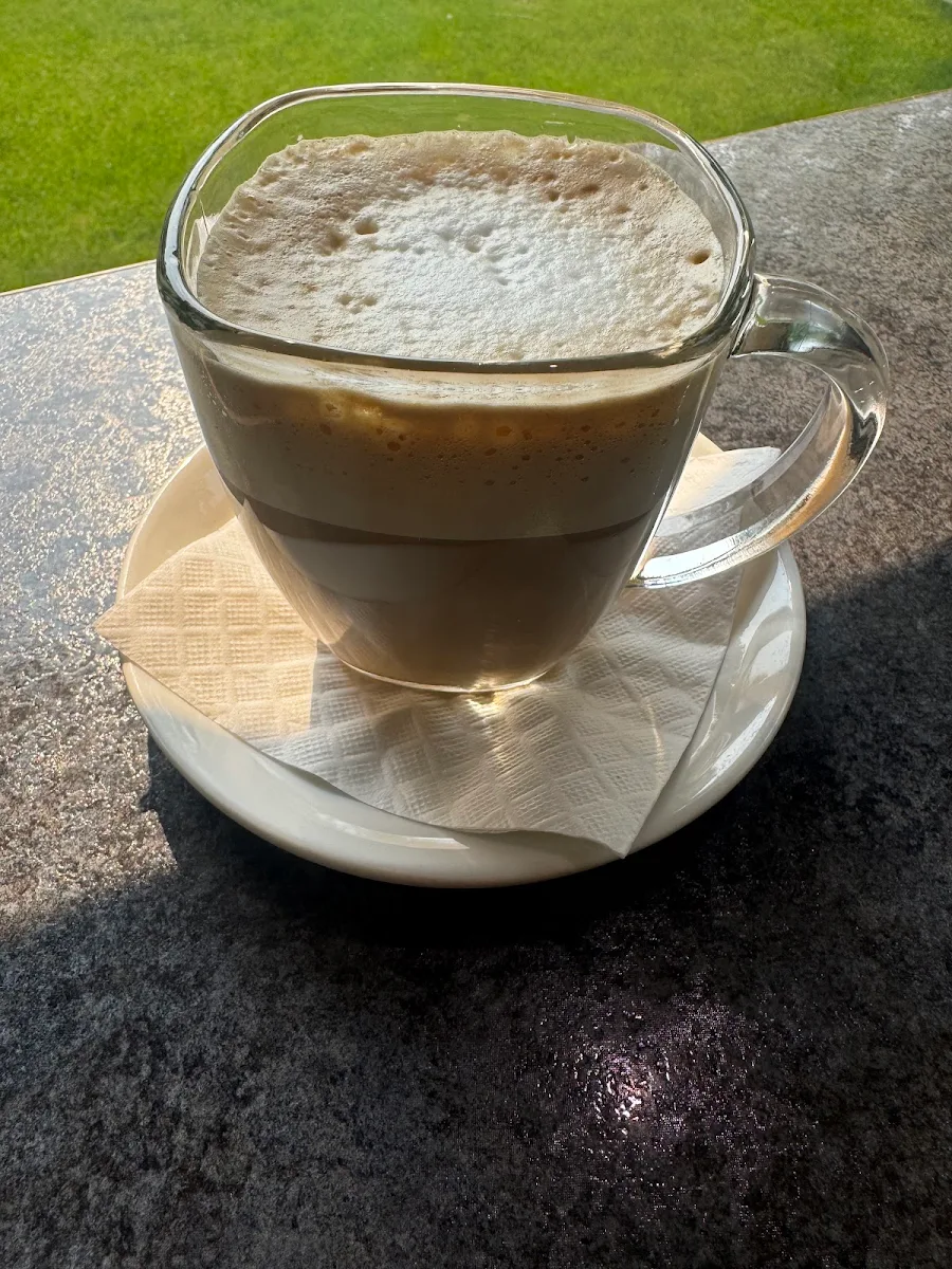 Cappuccino Coffee, Four Seasons Restaurant & Lounge