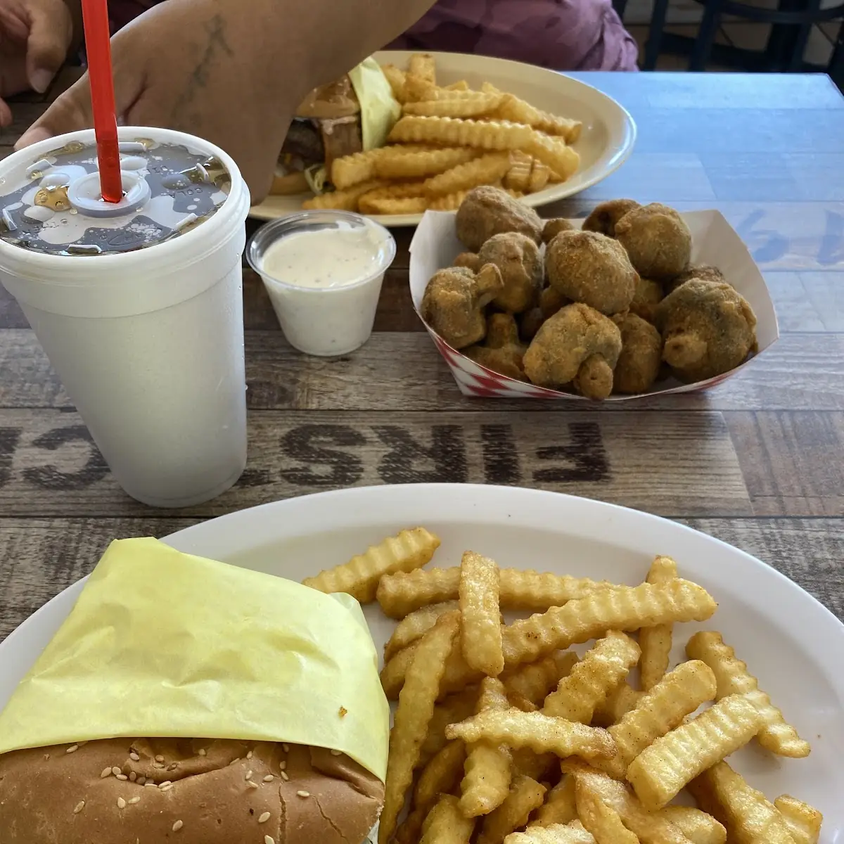 Classic Cheeseburger Combo