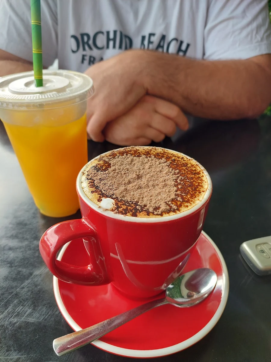 Highlights, Little Gossip Cafe