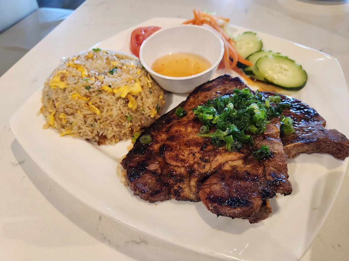 Com Suon / Grilled Pork Chop W/ Rice