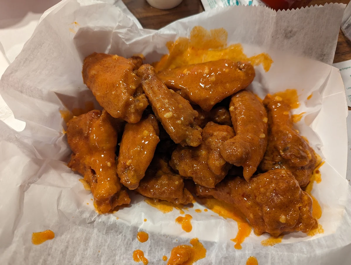 Chicken Wings with Fries