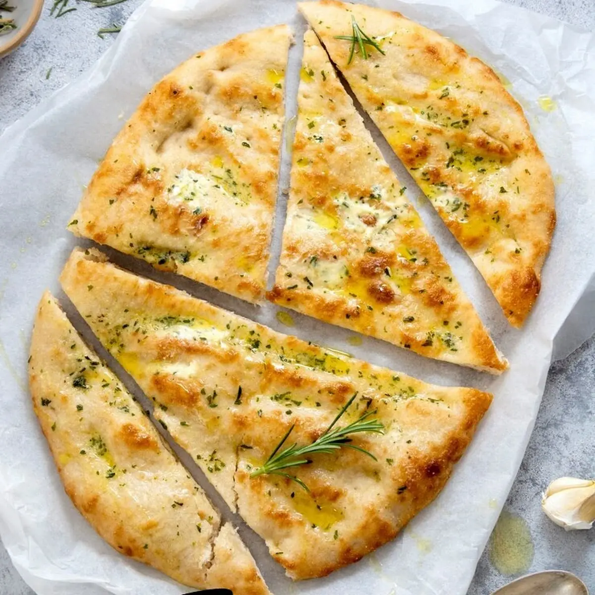 Focaccia All'aglio E Oliolfocaccia Parmiggiano